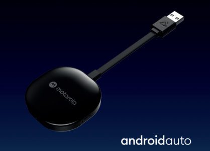 Адаптер Motorola MA1 добавляет беспроводной Android Auto в любой автомобиль с портом USB