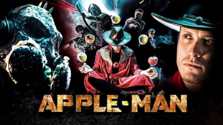 Apple подала до суду на українського режисера Василя Москаленка через його сатиричний супергеройський фільм Apple-Man