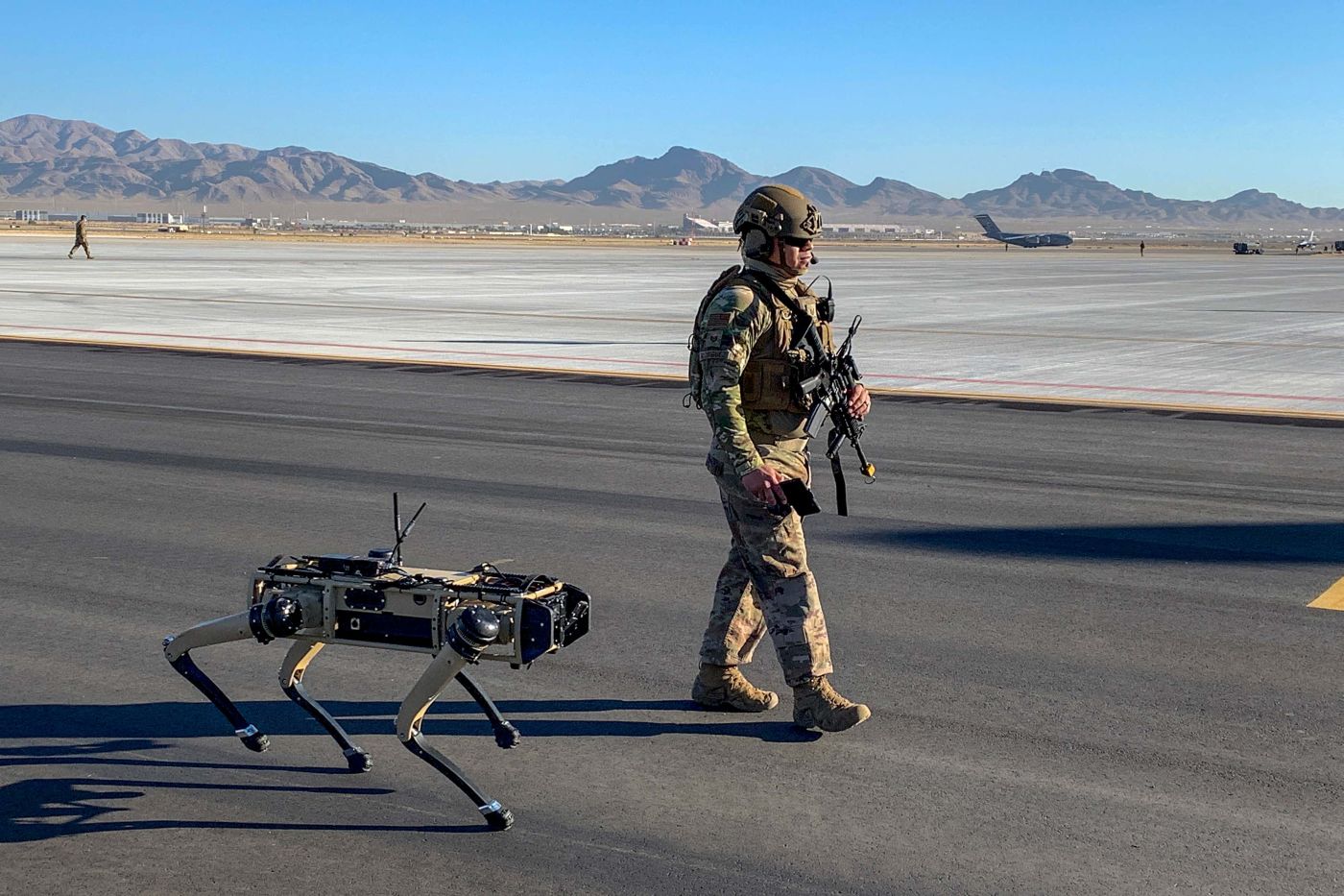 В США протестировали возможность применения четвероногих роботов для патрулирования границы