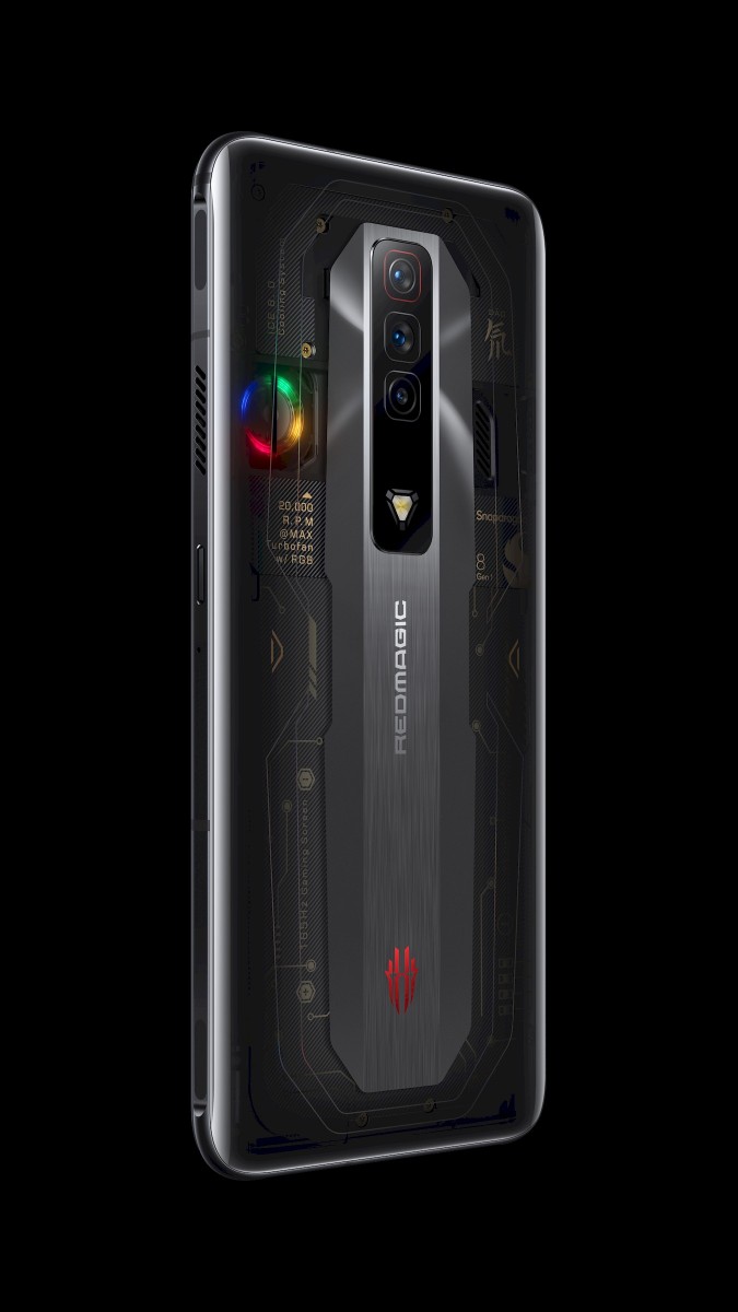 Игровой смартфон Red Magic 7 Pro получил SoC Snapdragon 8 Gen 1, отдельный игровой чип, зарядку мощностью 135 Вт и накопитель до 1 ТБ