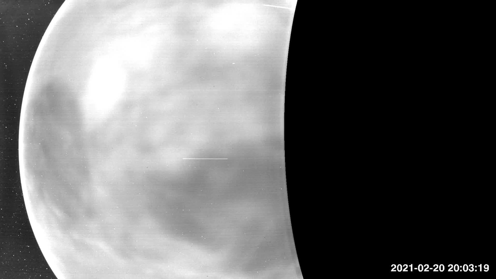 Зонд Parker Solar Probe сделал первые снимки поверхности Венеры без облаков и в видимом свете