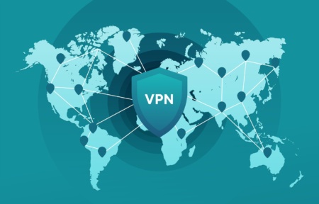 Найбільші VPN-сервіси блокують пропагандистські російські сайти та роздають українцям промокоди до програм для захисту та атак