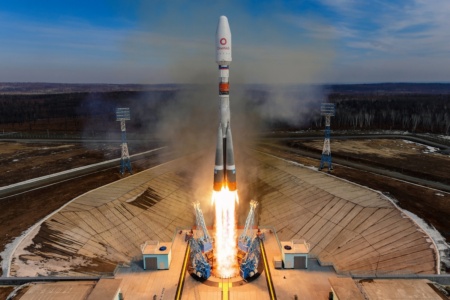 Советские «Союзы» больше никому не нужны: OneWeb после разрыва сотрудничества с «Роскосмосом» заключила соглашение со SpaceX Илона Маска