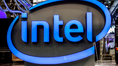 Intel повністю зупиняє ділову активність у росії