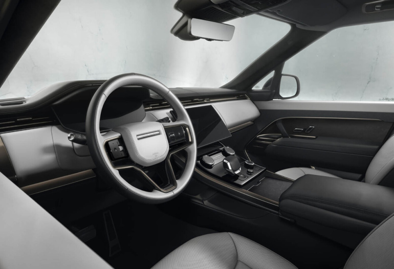 Новый Range Rover Sport — знакомый дизайн и гибридная версия. Полностью электрический двигатель появится в 2024 году