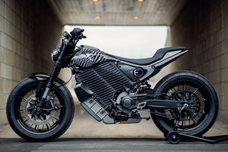 Harley-Davidson представил электромотоцикл Del Mar — более дешевый и легкий, чем LiveWire One. Он разгоняется до 100 км/ч за 3,5 сек