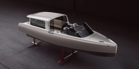 Candela P-8 Voyager is an electric hydrofoil water taxi capable of accelerating up to 55 km / h and fighting 1.5-meter waves