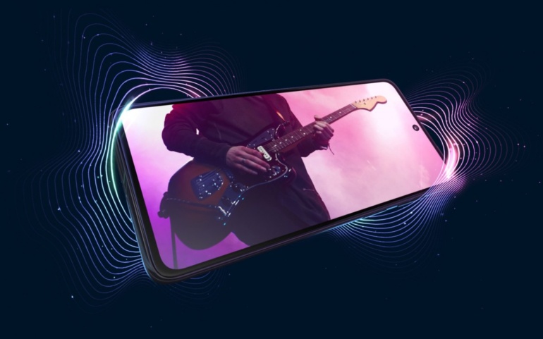 Motorola Moto G82 - mid-range with 50MP camera with OIS and 120Hz AMOLED screen