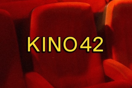 На Подоле возобновляет работу кинотеатр KINO42, где тревоги не будут прерывать показ фильмов