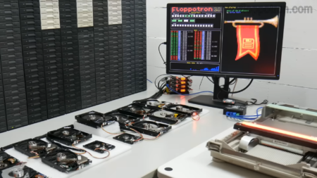Floppotron 3.0: энтузиаст создал «музыкальный оркестр» из 512 дисководов, 16 HDD и 4 сканеров