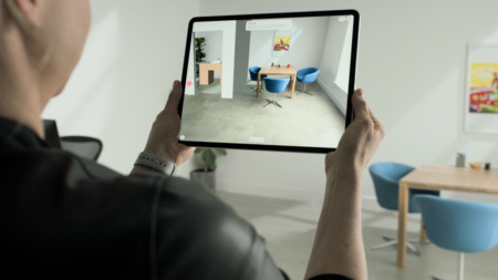 В Shopify показали демо-версию технологии AR, позволяющую «очистить» комнату с помощью нового Apple RoomPlan API