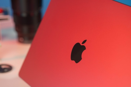Apple розглядає можливість розгортання виробництва Apple Watch та MacBook у В’єтнамі