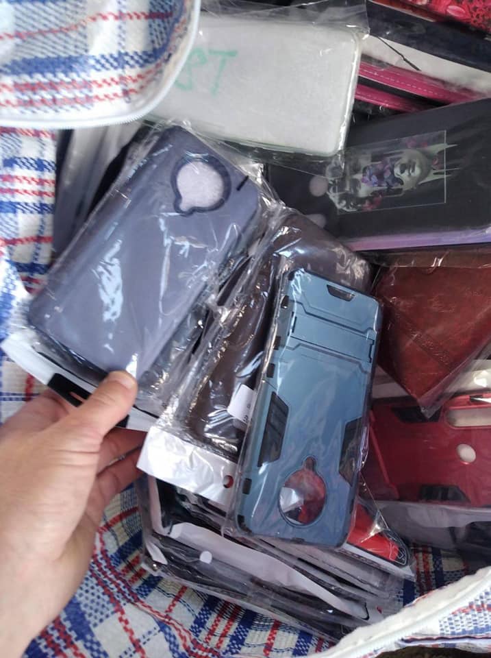 Закарпатские таможенники второй раз за неделю задержали контрабандную партию новеньких iPhone 13 и аксессуаров на миллион гривен