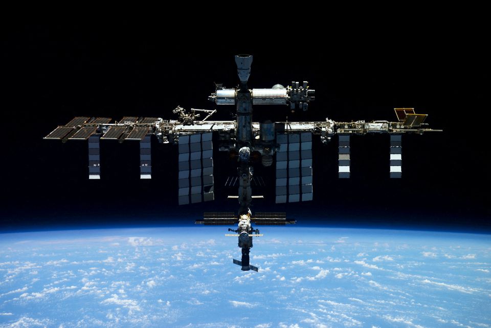 Международная космическая станция (МКС) - апрель, 2022 год.