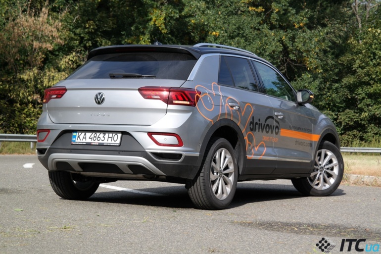 Test drive Volkswagen T-Roc NEW: mature age, confident character