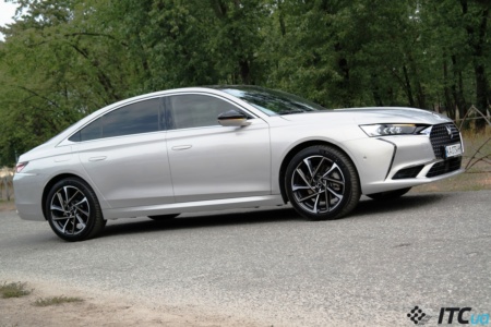 Test drive DS 9: anti-Camry, almost-Lexus
