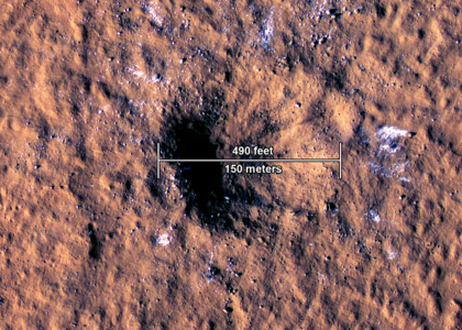 Станция NASA InSight помогла обнаружить падение метеорита на Марс