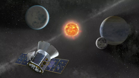 Зонд-охотник за экзопланетами NASA TESS перешел в безопасный режим после компьютерного сбоя