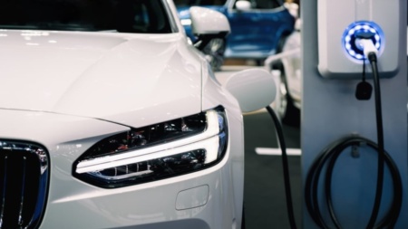 США направит $2,8 миллиарда на увеличение производства аккумуляторов для электромобилей