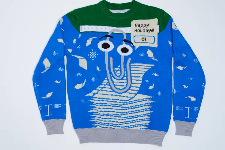 Microsoft випустила «страхітливий» різдвяний светр із Clippy — асистентом Office у вигляді канцелярської скріпки