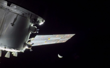 NASA's Orion spacecraft broke the Apollo 13 flight distance record, covering almost 402 thousand kilometers