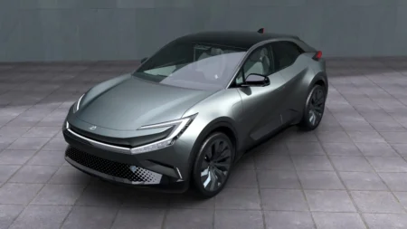 Toyota показала концепт своего второго электромобиля – компактного кроссовера bZ