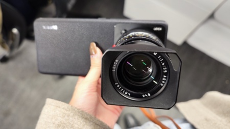 Концепт смартфона Xiaomi 12S Ultra получил крепление для полноразмерного объектива Leica M