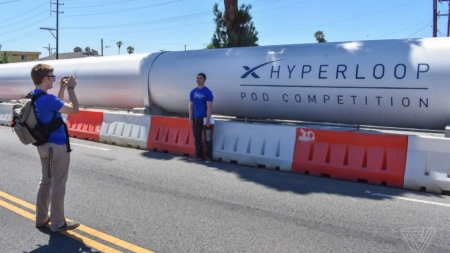 Прототип 1,5-километрового тоннеля Hyperloop Илона Маска демонтировали – теперь на его месте будут парковаться сотрудники SpaceX