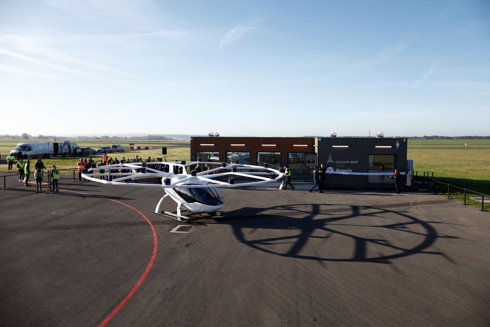Аеротаксі Volocopter здійснило перший політ з пасажиром — його готують до комерційних рейсів під час Олімпійських ігор в Парижі у 2024 році