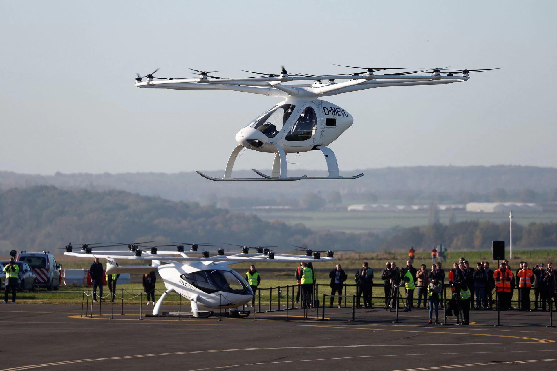 Аеротаксі Volocopter здійснило перший політ з пасажиром — його готують до комерційних рейсів під час Олімпійських ігор в Парижі у 2024 році