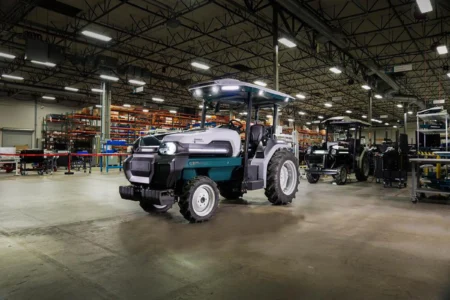Каліфорнійський стартап Monarch Tractor почав виробництво автономних електричних тракторів зі штучним інтелектом NVIDIA Jetson Edge