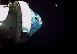 Космический корабль Orion миссии Artemis 1 включил двигатели и возвращается на Землю. Этому предшествовал сбой электропитания