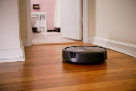 Робот-пылесос Roomba j7 от iRobot сфотографировал женщину в туалете для обучения искусственного интеллекта. Снимки «убежали» в Facebook