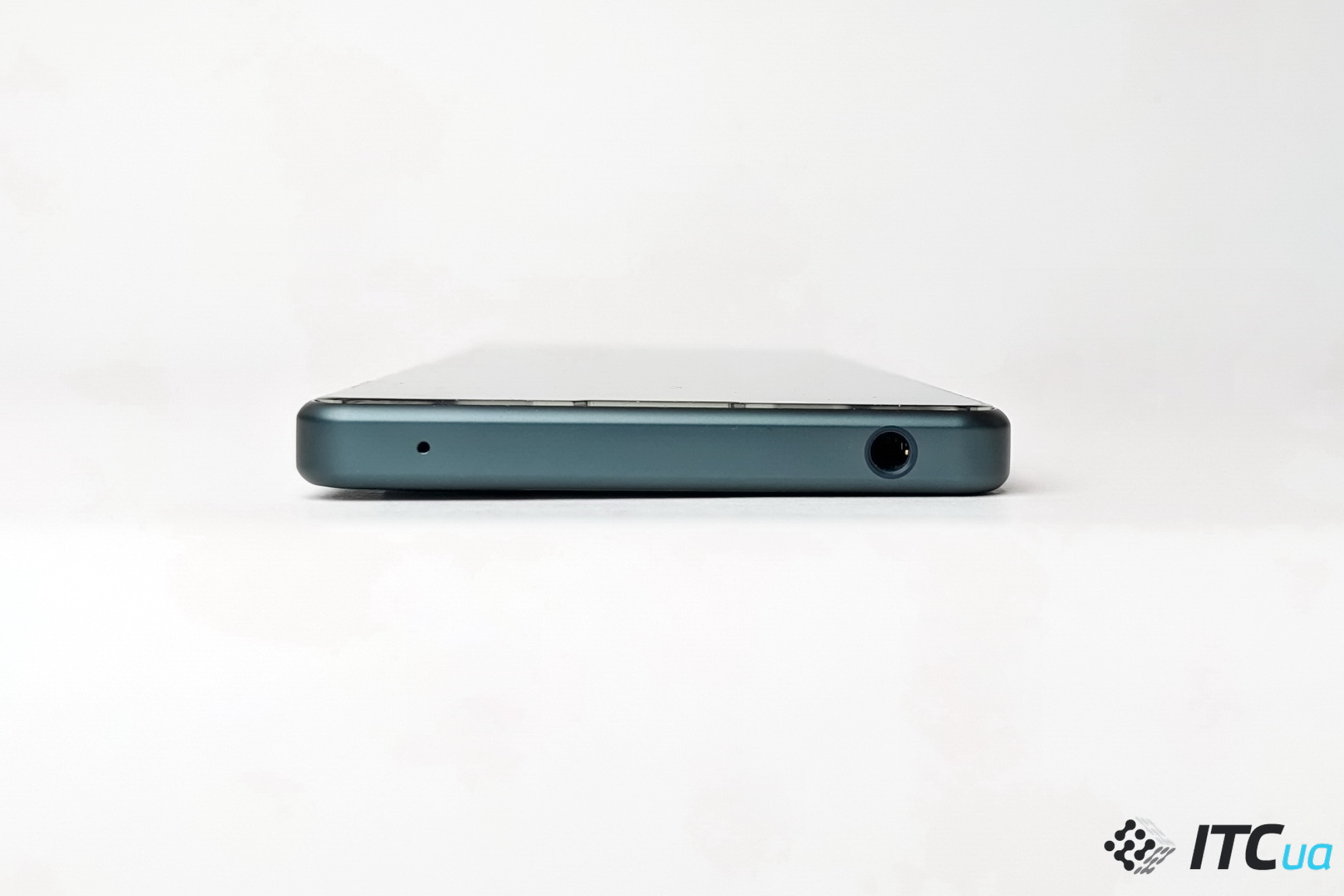 Обзор Sony Xperia 5 IV: потрясающий смартфон не для всех