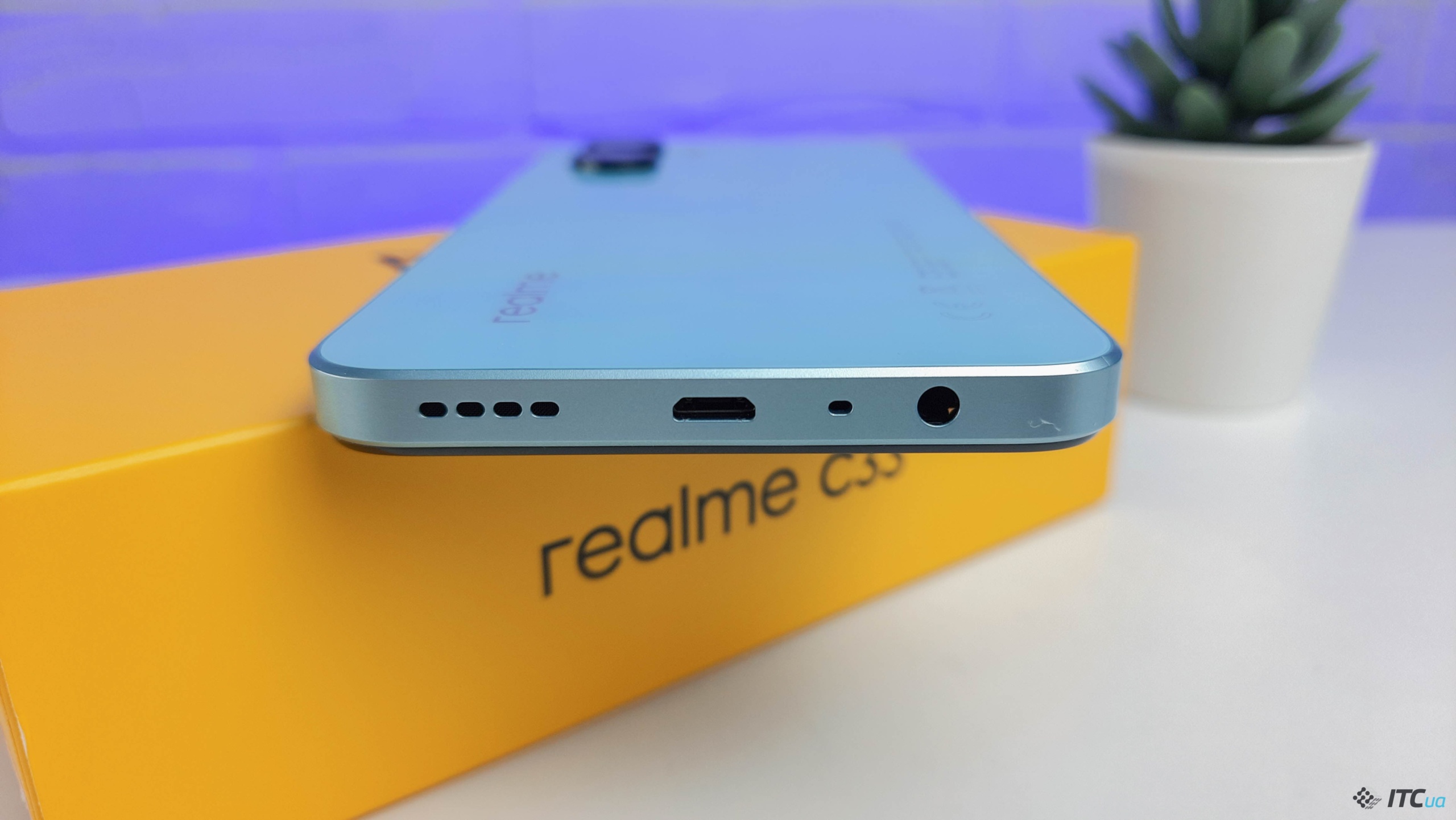 Обзор realme С30s и C33: яркие ультрабюджетники с портами microUSB