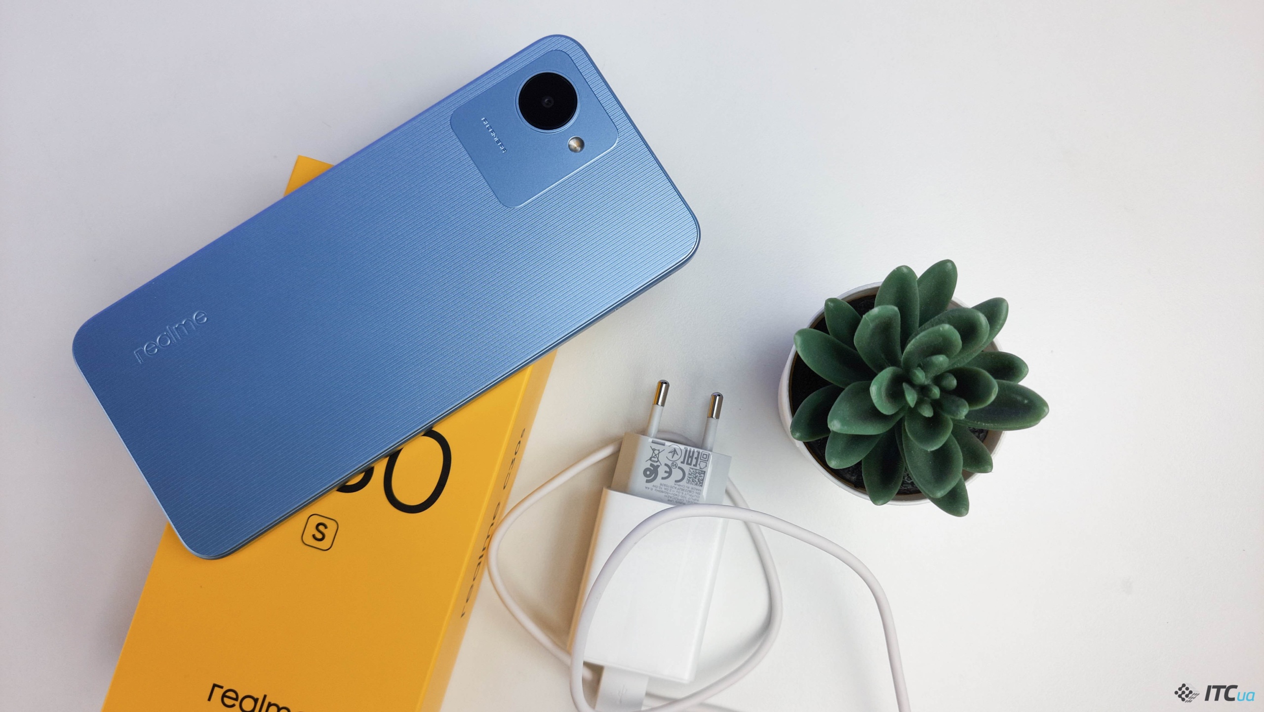 Обзор realme С30s и C33: яркие ультрабюджетники с портами microUSB - ITC.ua