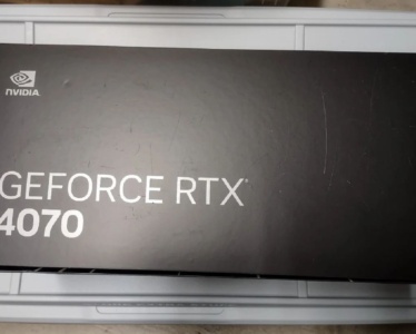 Фото коробки референсної відеокарти NVIDIA RTX 4070 розкрило її характеристики
