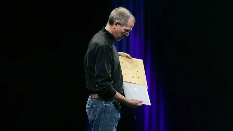 MacBook Air виповнилося 15 років: свого часу це був «найтонший ноутбук у світі»