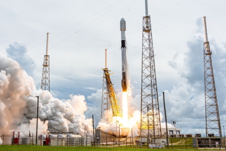 SpaceX запустила одновременно 114 спутников. Среди них – украинский наноспутник PolyITAN-HP-30, который создали в КПИ им. Игоря Сикорского