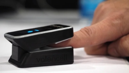 Мини-тонометр Valencell за $99 использует зажим для пальца вместо манжеты, чтобы измерить артериальное давление