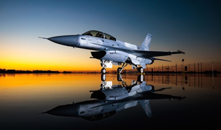 Винищувач F-16 Fighting Falcon: американський бойовий сокіл
