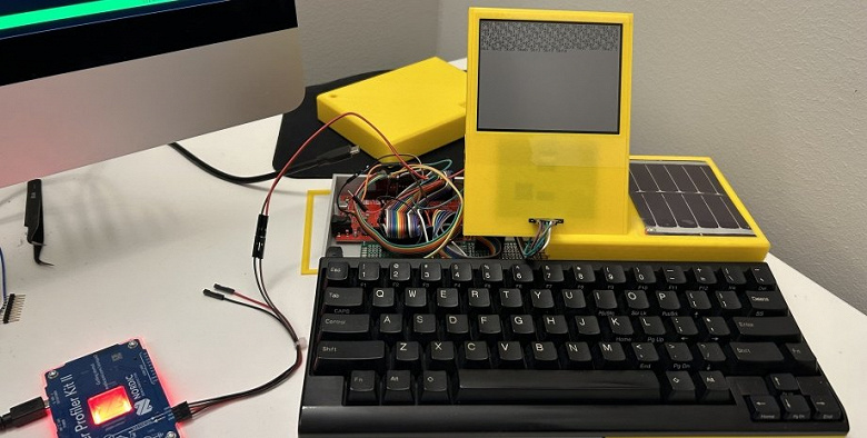 Інженер з Норвегії створив ноутбук, який працює до 2 років на одному заряді батареї