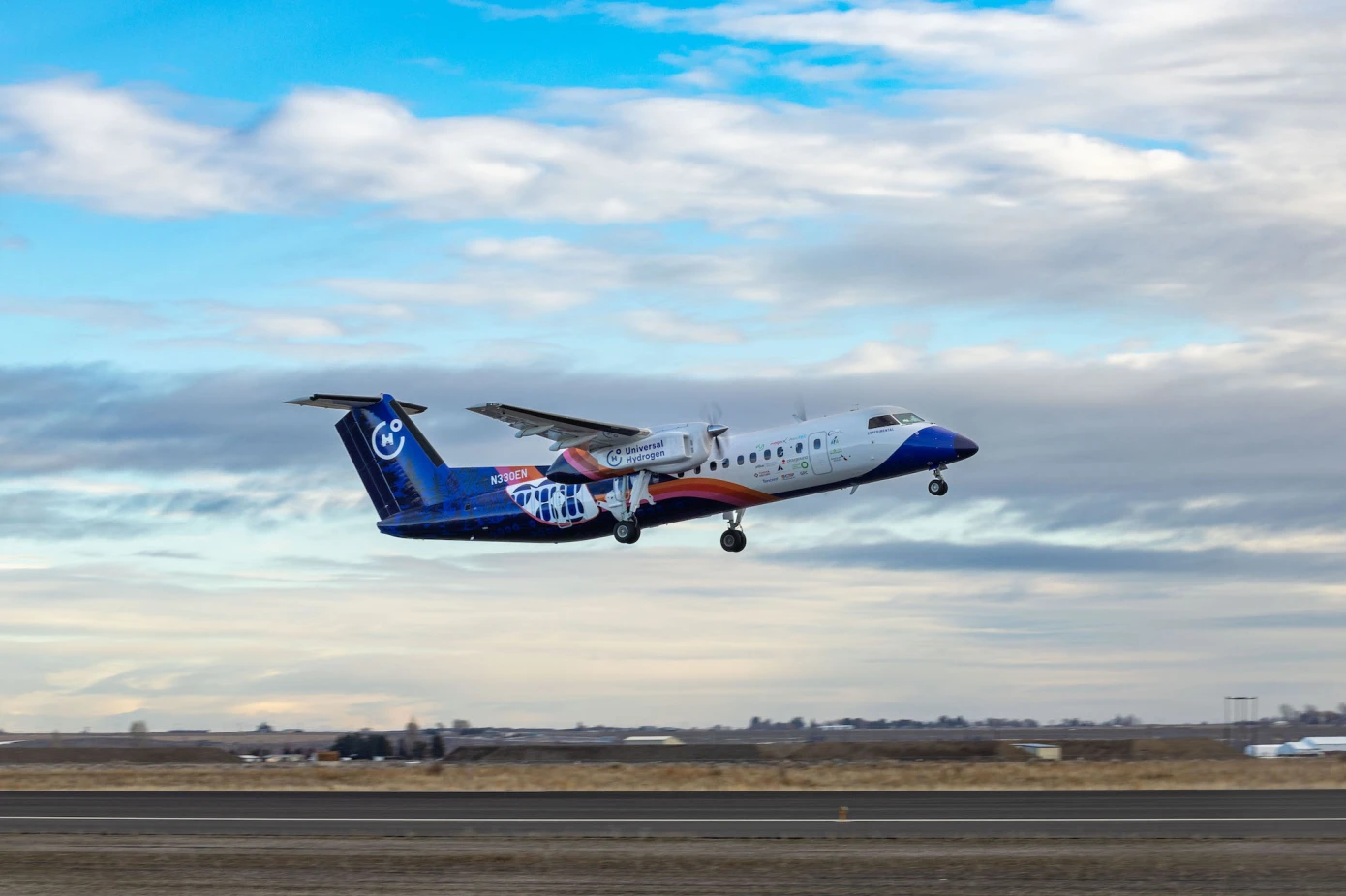 Universal Hydrogen подняла в воздух 40-местный пассажирский самолёт с двигателем на водородных топливных элементах