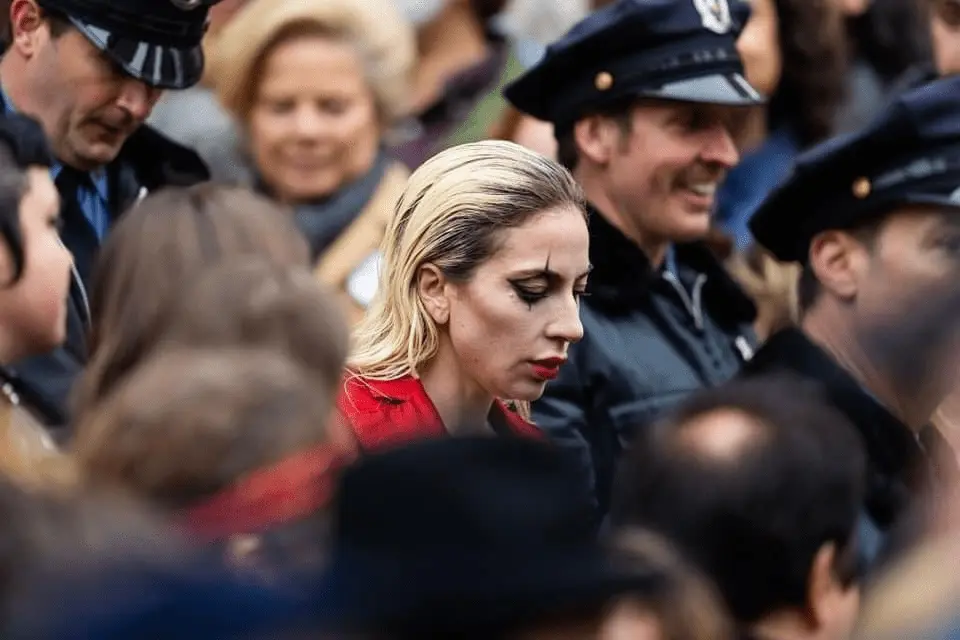 Леді Гага в образі Гарлі Квінн — опубліковані фото зі знімального майданчика фільму «Джокер: Божевілля на двох»