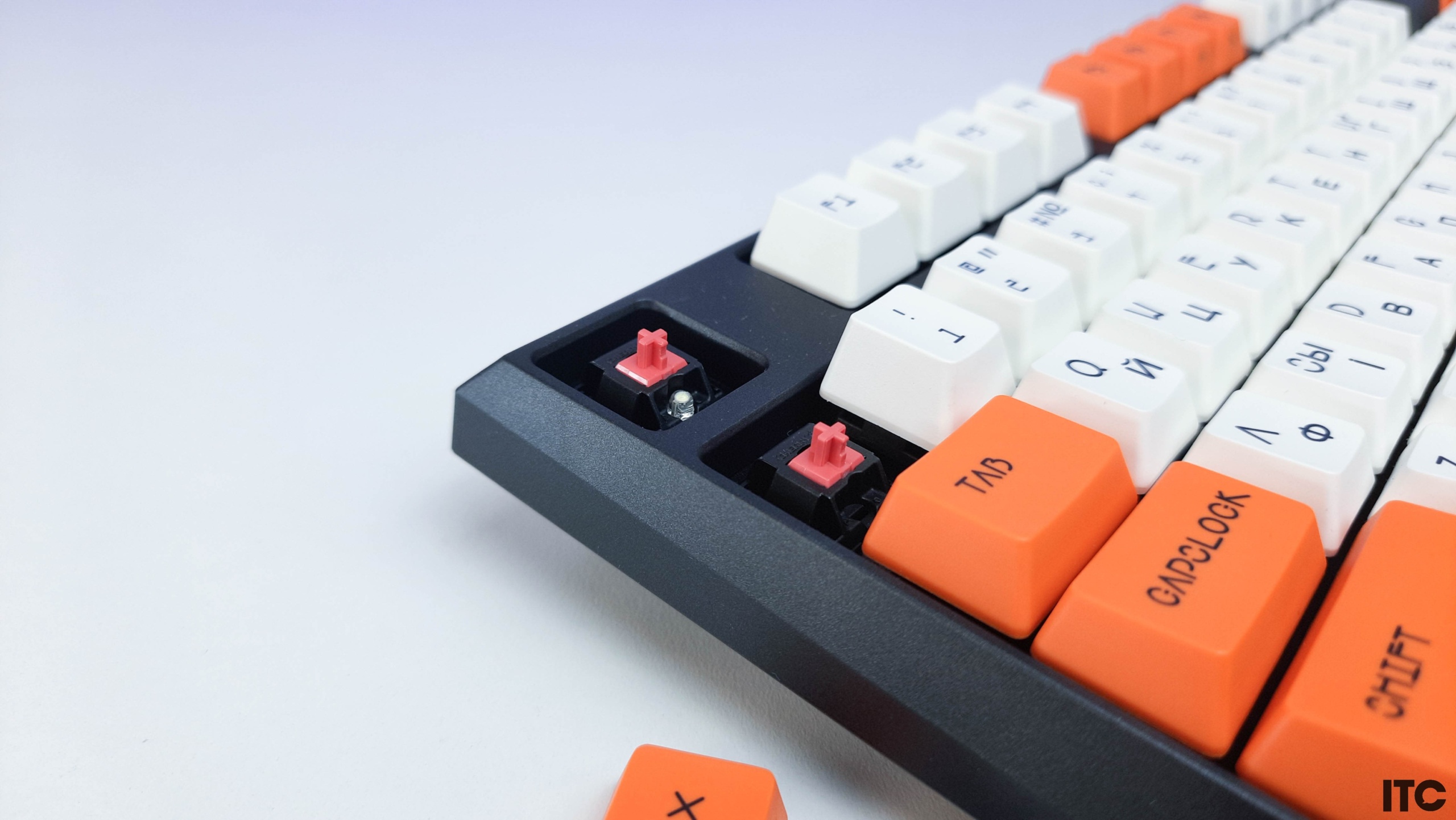 Обзор Varmilo VCS87 Cliff-Bot Awake: дорогая суперудобная клавиатура на ...