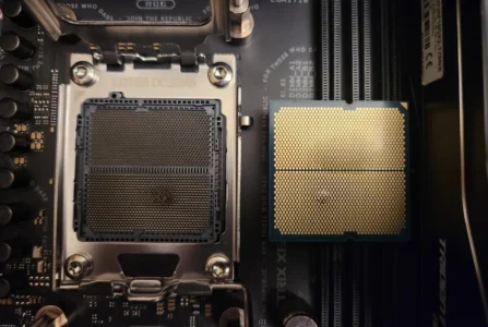 Процессор AMD Ryzen 7 7800X3D сгорел и повредил плату, случай не единичный