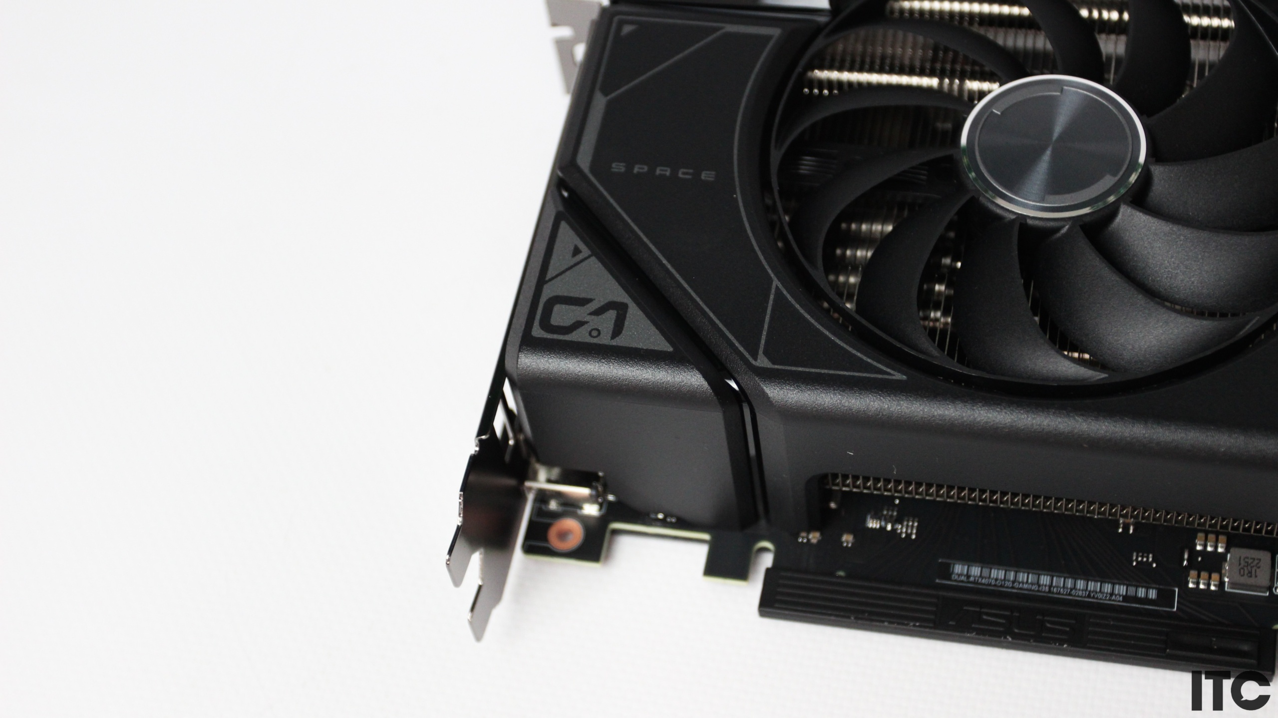 Обзор видеокарты ASUS Dual GeForce RTX 4070: компактные размеры ...