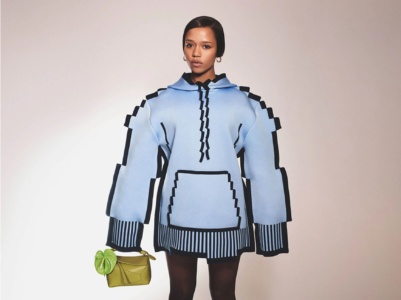 Коллекция одежды Pixel от Loewe имитирует графику Minecraft и ретро-игр — кому пиксельный «лук» (штаны+футболка) за $4350