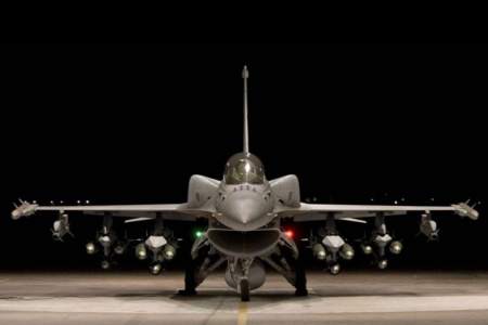 F-16 для Украины — в Минобороны рассчитывают получить от союзников до 50 истребителей