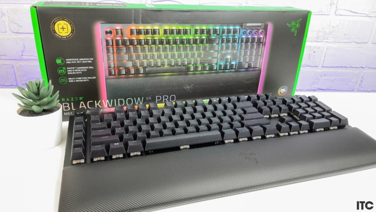 Огляд Razer BlackWidow V4 Pro: велика багатофункціональна механічна клавіатура з додатковими клавішами та підставкою під зап’ястя